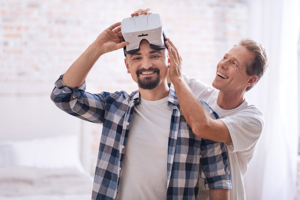 KIIROO-ゲイVRの世界を探検するお手伝いをしてください